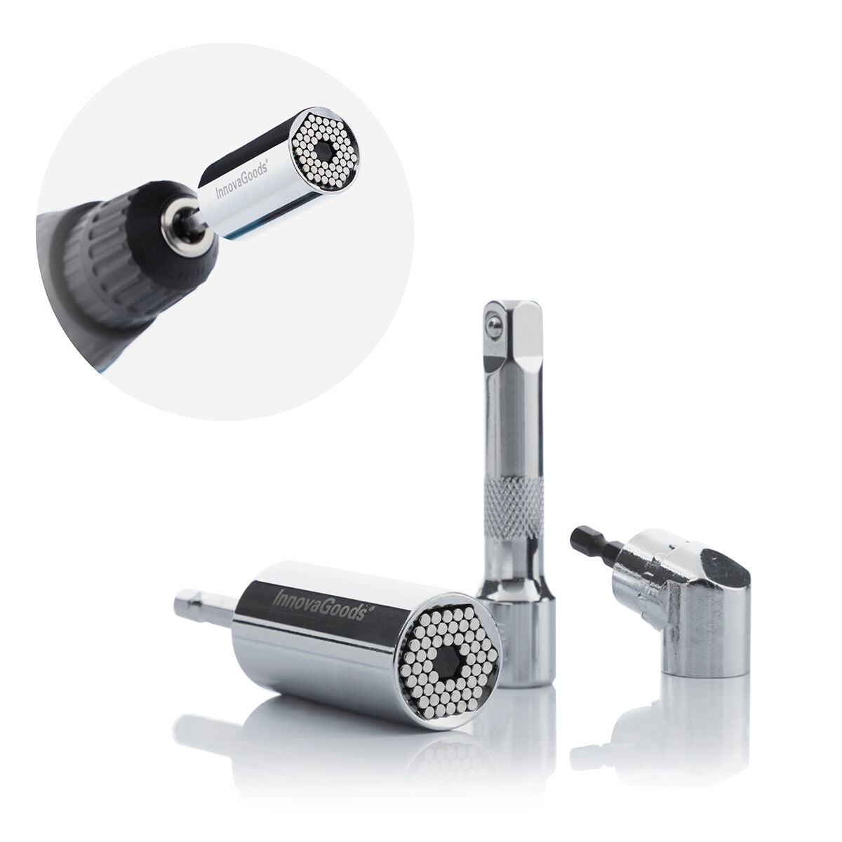 A detailed view of the universal socket wrench and its accessories, highlighting the chrome finish and InnovaGoods branding on a reflective surface.
